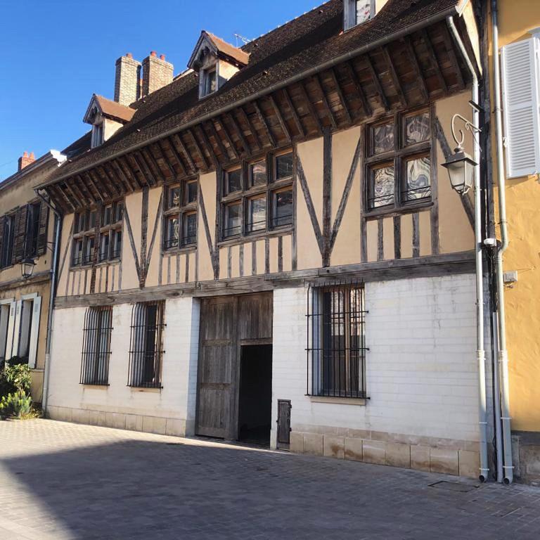 Appartement 2 Chambres - Saint Pierre Troyes Exteriör bild